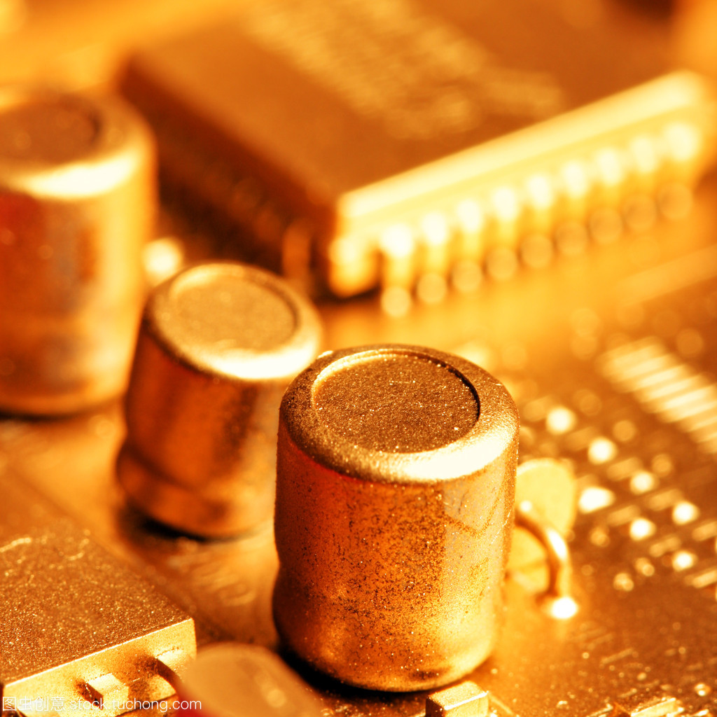 黄金电路板 家用电器研发中的奢华与性能革命